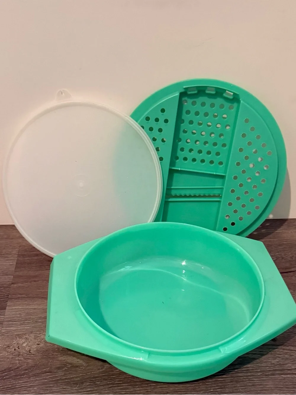 Vintage 1970’s Tupperware Cheese Grater/Shredder Bowl Set- NWOT